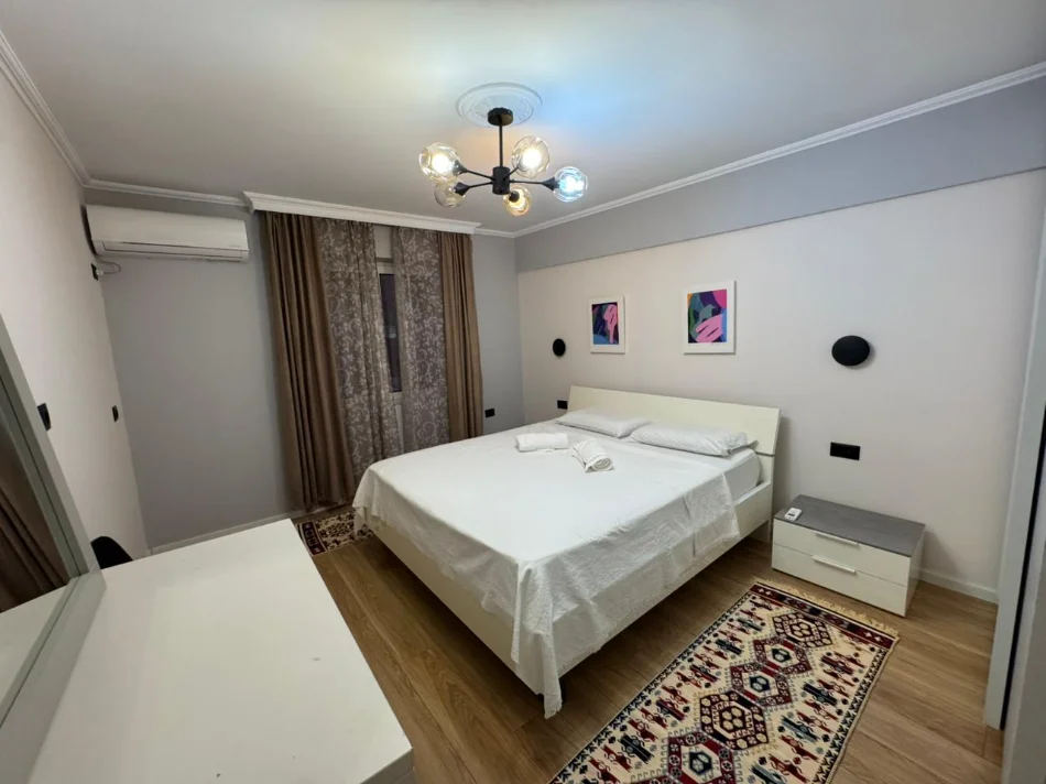 Tirane, shitet apartament 2+1+Ballkon Kati 2, 84 m² 252.000 € (Rruga Mine Peza)