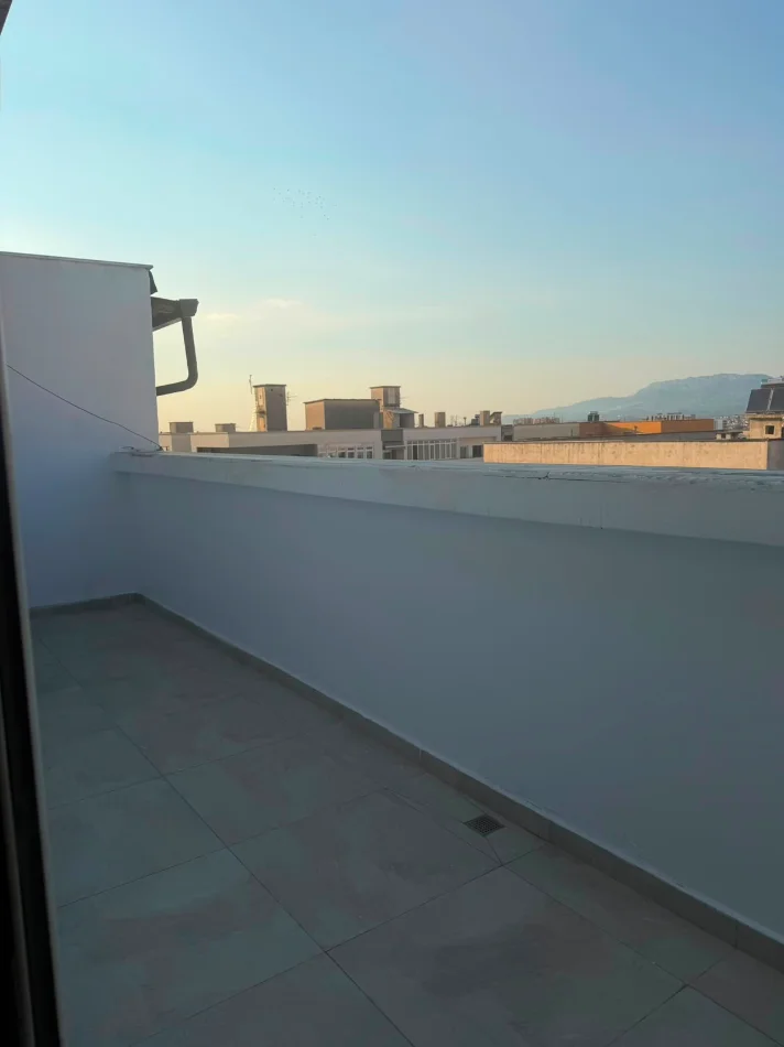 Tirane, shitet apartament 1+1+Ballkon Kati 9, 90 m² 123.500 € 