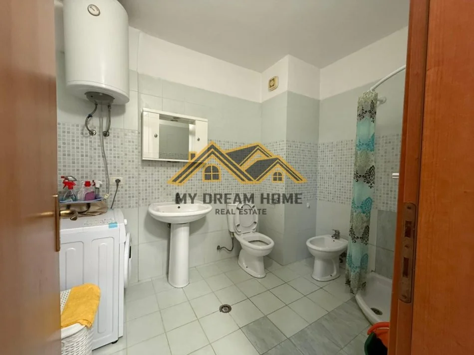 Durres, jepet me qera apartament 1+1 Kati 8, 60 m² 450 € (VOLLGA)