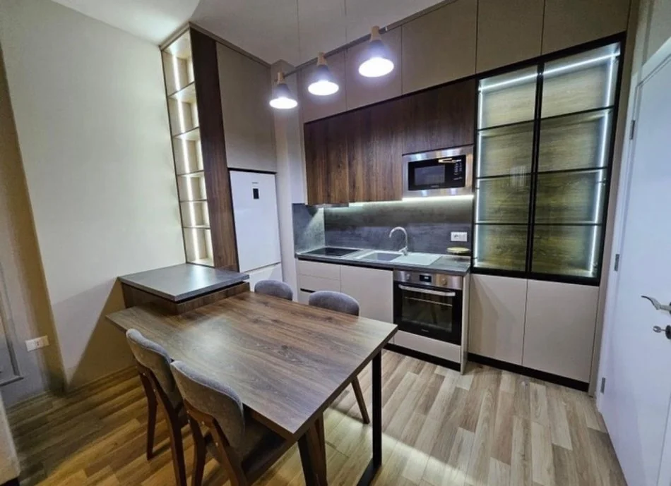 Tirane, jepet me qera apartament 1+1 Kati 4, 64 m² 700 € (Kompleksi Square 21)
