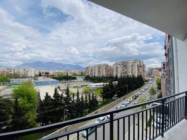 Tirane, jepet me qera apartament 2+1+BLK Kati 4, 98 m² 350 Euro (Rruga Egnatia)