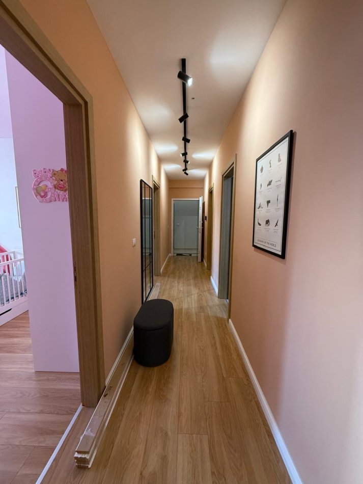 Tirane, shitet apartament 2+1 Kati 3, 105 m² 320.000 € (Rruga e Barrikadave)