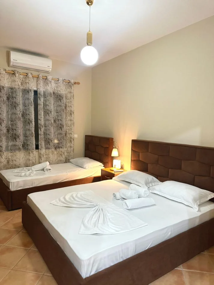 Tirane, jepet me qera apartament 2+1+Aneks+Ballkon Kati 5, 90 m² 800 € 