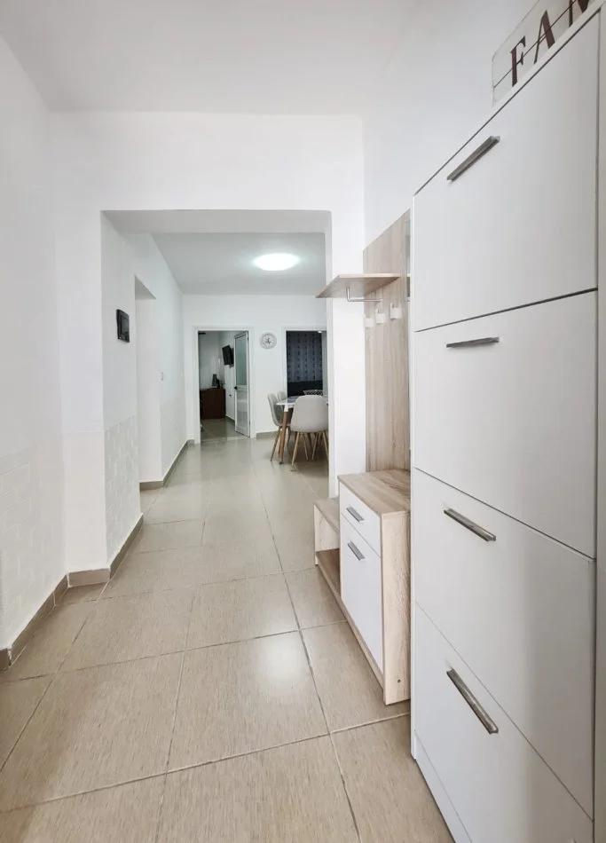 Tirane, jepet me qera apartament 1+1 Kati 1, 114 m² 750 € (rruga e durrsit)