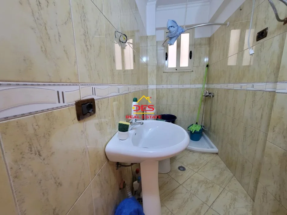 Vlore, jap me qera apartament 2+1+Ballkon Kati 2, 110 m² 500 € (Lungomare)