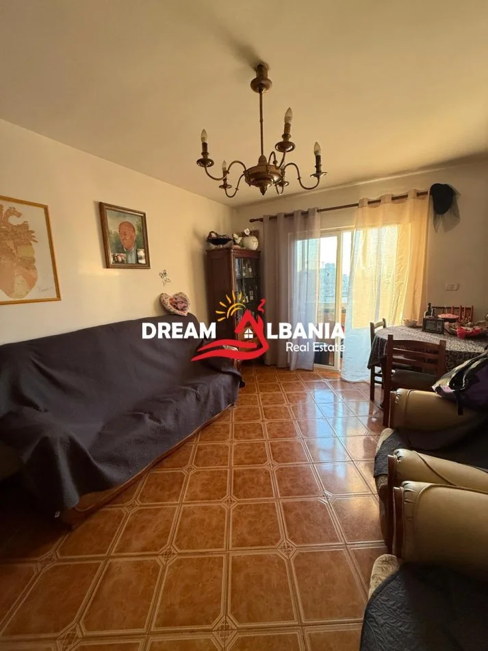 Tirane, jepet me qera apartament 2+1 Kati 5, 75 m² 550 € (prane Dispancerise)