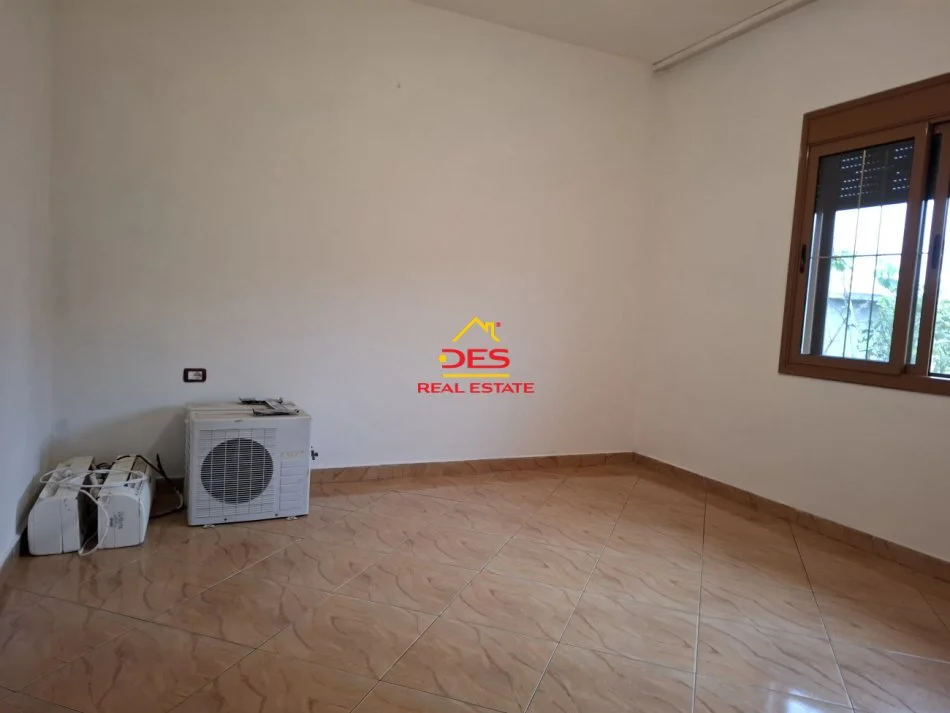 Vlore, jepet me qera shtepi 2+1+Ballkon Kati 0, 89 m² 350 € (Rr Sazani, Vlorë)