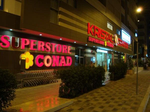 Tirane, shitet ambjent biznesi Kati 0, 187 m² 505.000 € (Komuna e Parisit)