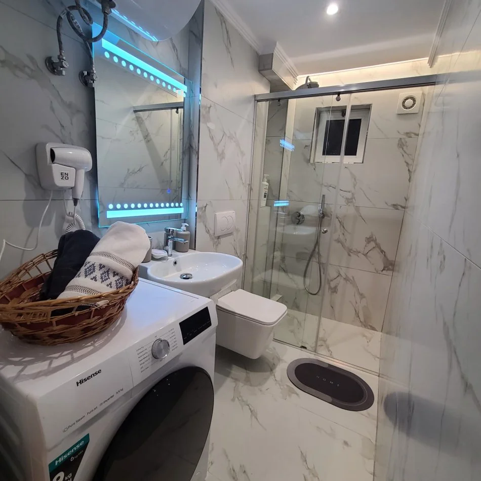 Tirane, jepet me qera apartament 1+1 Kati 1, 57 m² 750 € (Myslym Shyr tek Tregu Cam)
