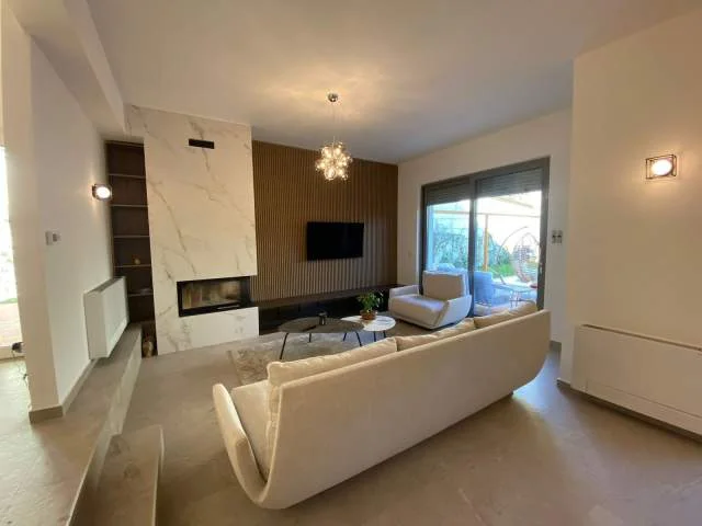 Tirane, shes Vile 2 Katshe 380 m² 830.000 Euro (Rezidenca Porta e Gjelbert)