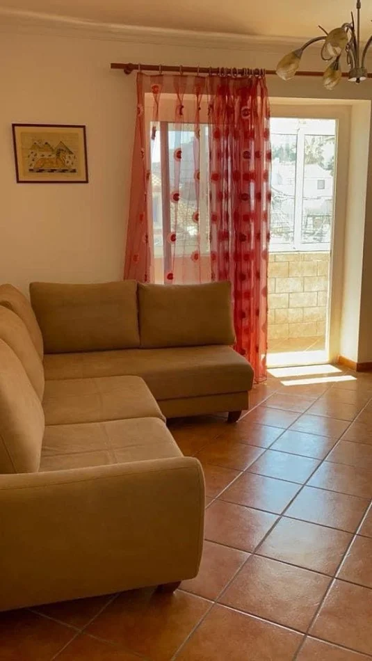 Durres, jepet me qera apartament 2+1+Ballkon Kati 3, 85 m² 370 € 