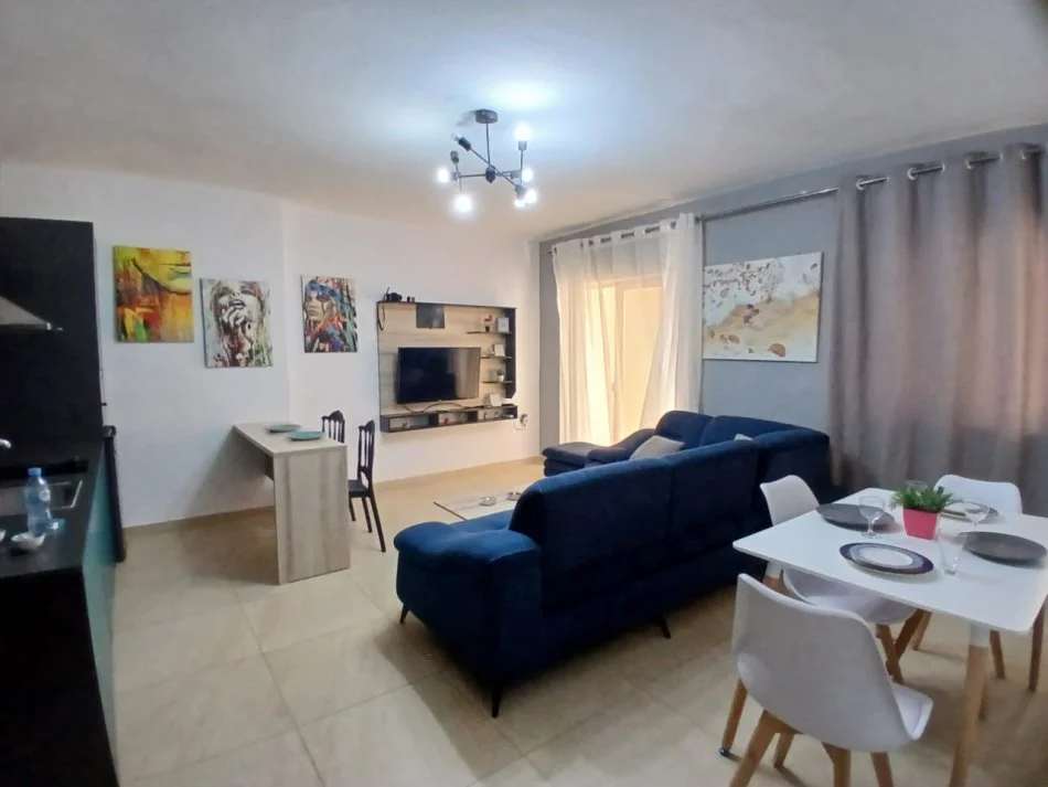 Tirane, jepet me qera apartament 1+1+Ballkon Kati 2, 74 m² 650 € 