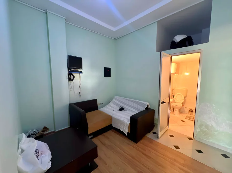 Tirane, jepet me qera 3+1 Kati 0, 141 m² 700 € (Vila L)