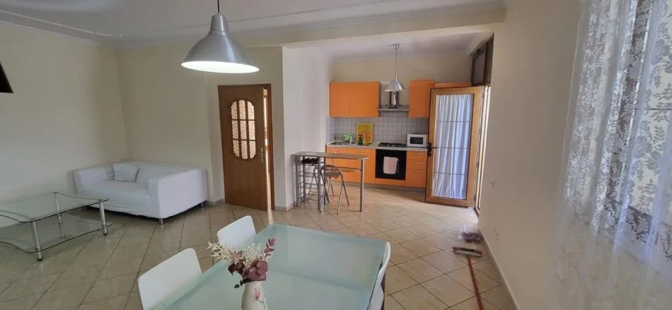 Tirane, jap me qera Vile 3+1+Aneks+Ballkon Kati 0, 256 m² 1.500 € (Hoxha Tahsim)