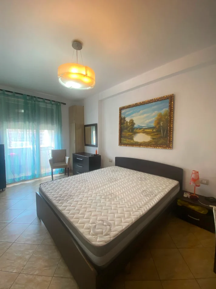 Tirane, jepet me qera apartament 2+1 Kati 4, 105 m² 650 € (21 dhjetori)
