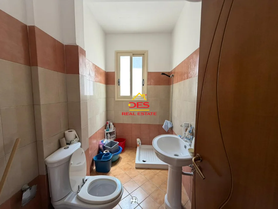 Vlore, shitet apartament 2+1+Ballkon Kati 5, 97 m² 167.000 € (Rruga Gjergj Arianiti)