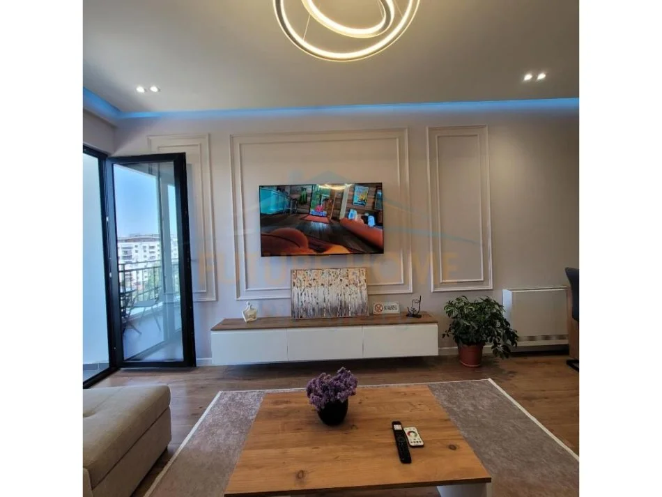 Tirane, jepet me qera apartament 2+1+Ballkon Kati 2, 100 m² 800 € (Farmacia 10)