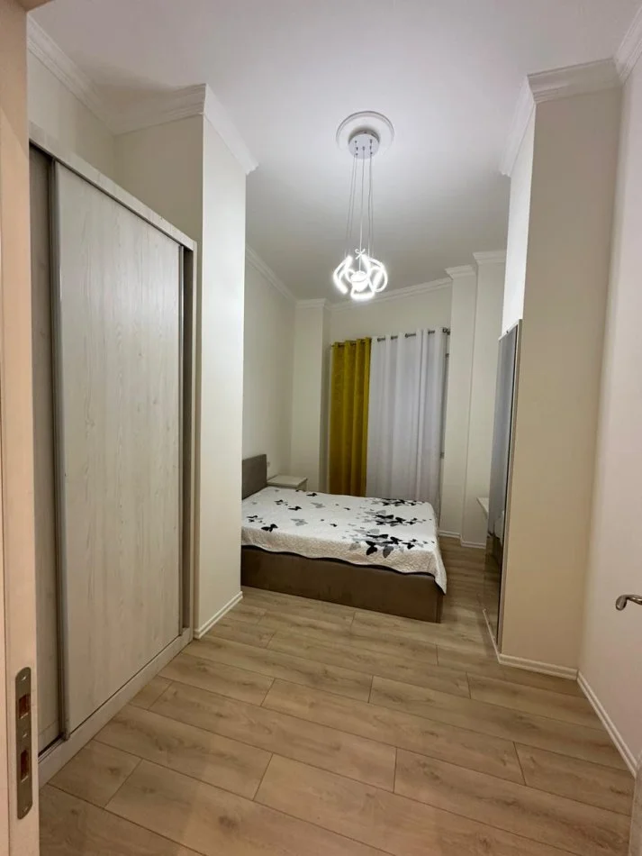 Tirane, jepet me qera apartament 2+1 Kati 4, 80 m² 600 € (Liqeni i Thate)