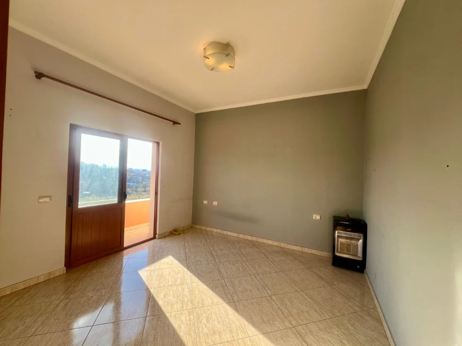 Tirane, jepet me qera apartament 3+1+Aneks+Ballkon Kati 3, 130 m² 400 € (Rruga Shefqet Kuka)