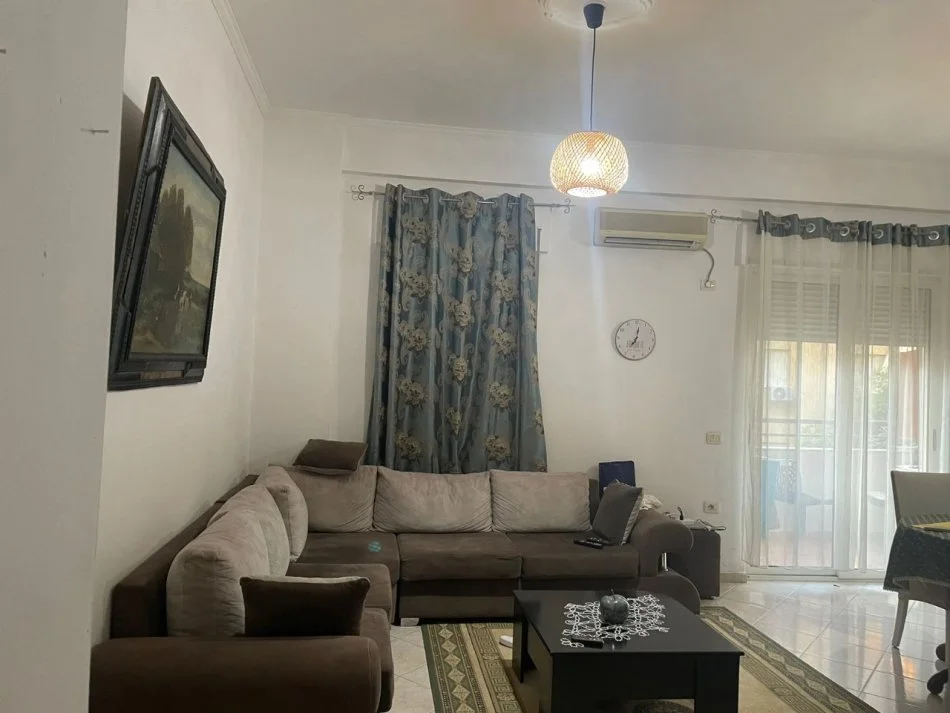 Tirane, jepet me qera apartament 2+1 Kati 2, 93 m² 500 € (rruga Bill Klinton)