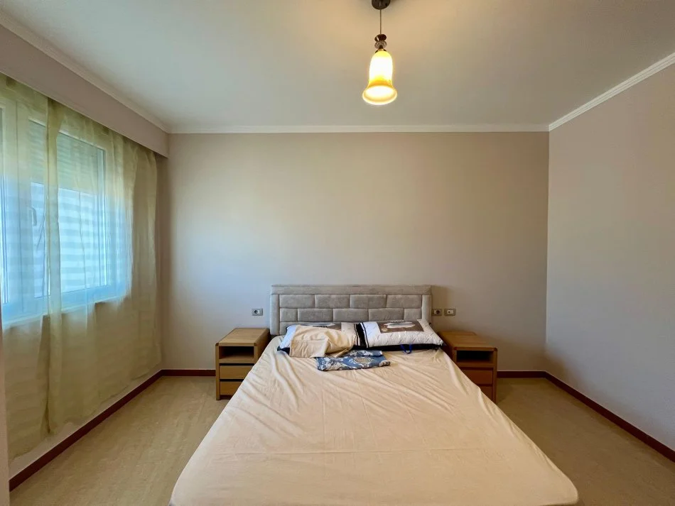 Tirane, jepet me qera apartament 1+1+Ballkon Kati 7, 67 m² 500 € (rruga e eelbasanit)