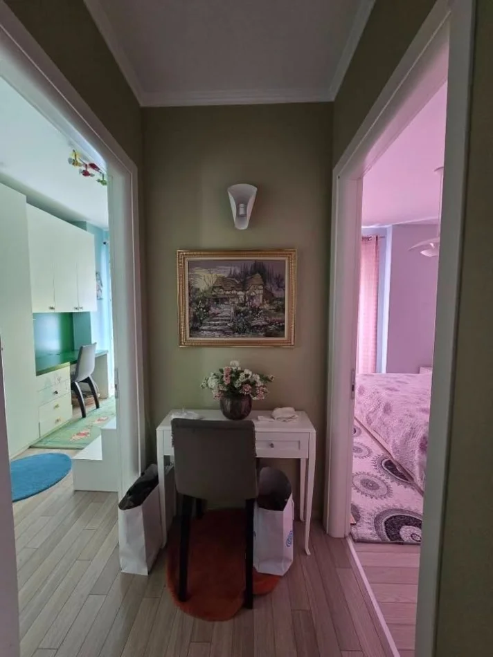 Tirane, jepet me qera apartament 2+1 Kati 4, 90 m² 600 € (Kompleksi Kontakt ,Ish Parku)
