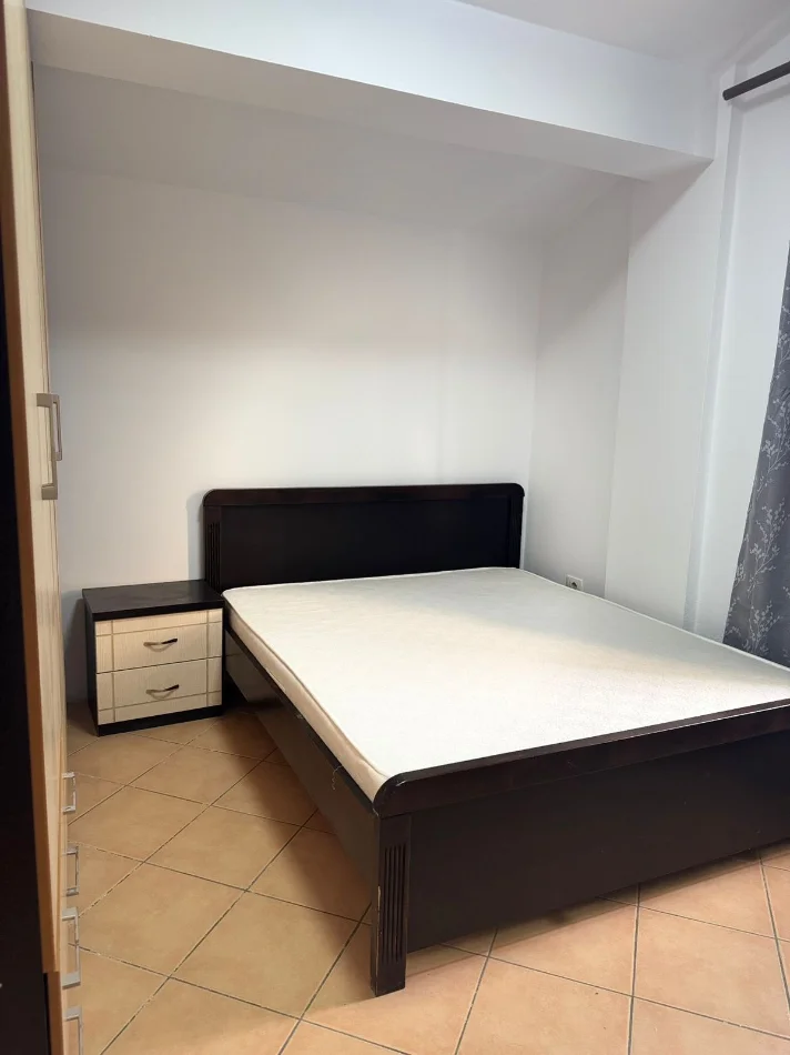 Tirane, jepet me qera apartament 3+1+Ballkon Kati 4, 99 m² 550 € (Marin barleti)