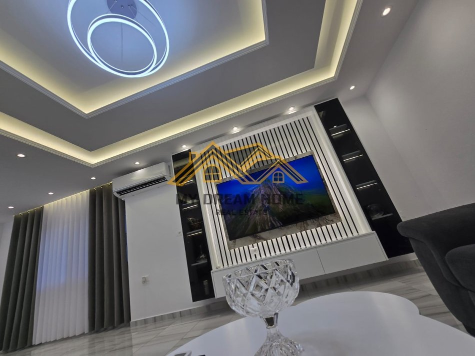 Durres, shitet apartament 2+1 Kati 8, 110 m² 112.000 € (SHKEMBI I KAVAJES)