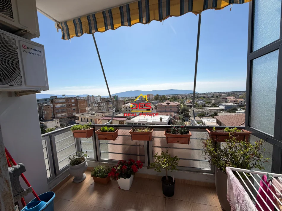 Vlore, shitet apartament 2+1+Ballkon Kati 3, 97 m² 128.000 € (Rruga Demokracia)