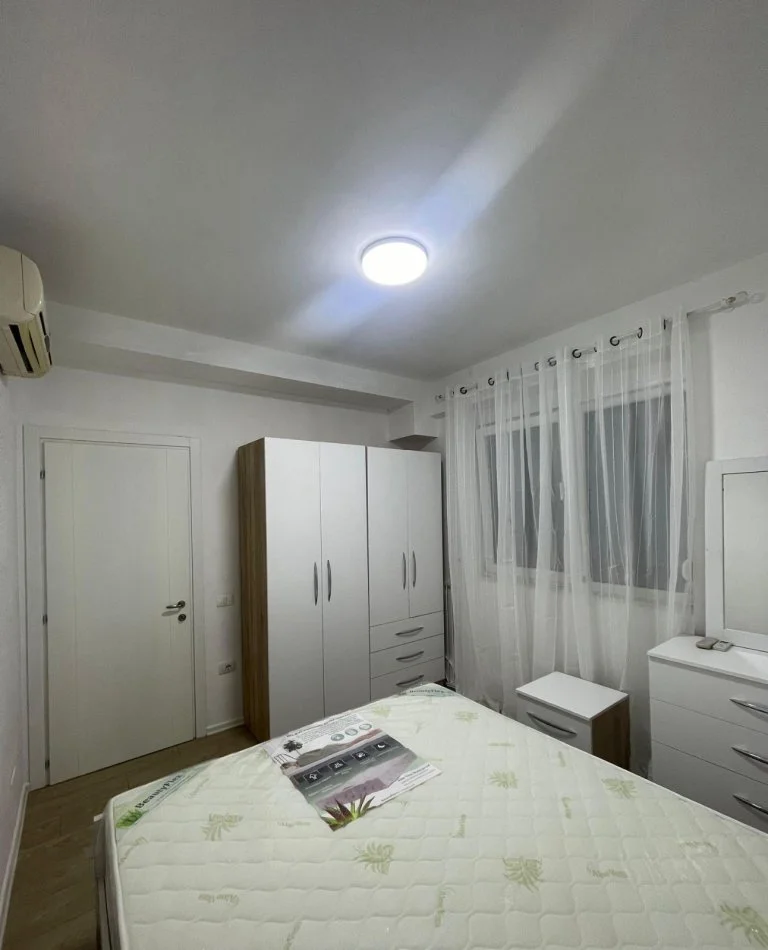 Tirane, jepet me qera apartament 1+1+Ballkon Kati 2, 60 m² 500 € (Kompleksi "FZ Construction Green Tarrace" Liqeni I Thate, Rr. HAMDI Sina.)