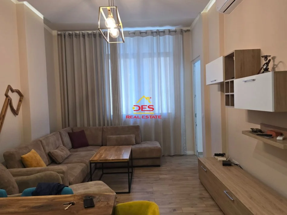 Tirane, shitet apartament 2+1+Ballkon Kati 2, 103 m² 155.000 €