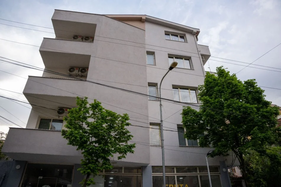 Tirane, jepet me qera ambjent biznesi Kati 0, 658 m² 6.000 € (Rruga Rrapo Hekali)