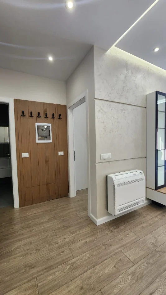 Tirane, jepet me qera apartament 1+1+Ballkon Kati 5, 80 m² 850 € (Kompleksi olimpik)