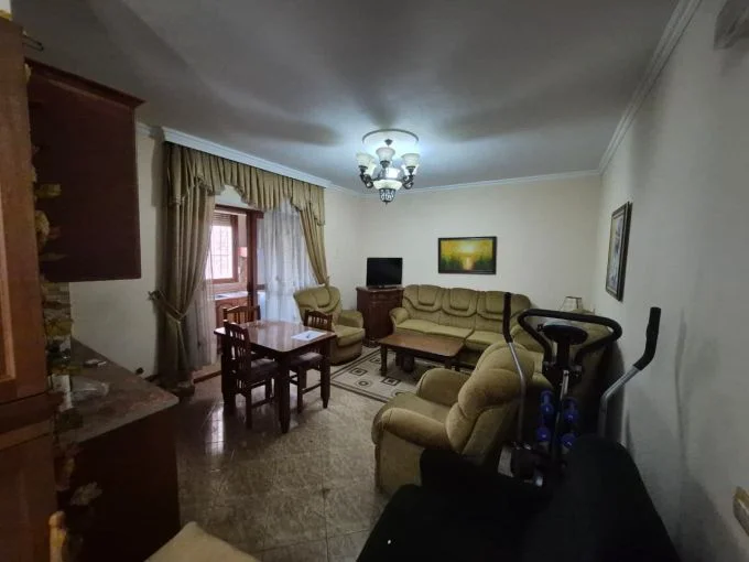 Tirane, shitet apartament 2+1 Kati 2, 73 m² 135.000 € (Xhamlliku)