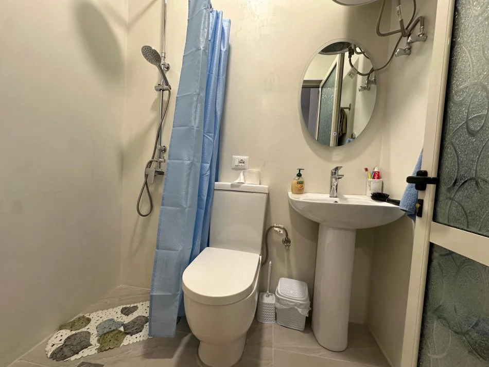 Tirane, jepet me qera garsonier 1+1 Kati 0, 350 €