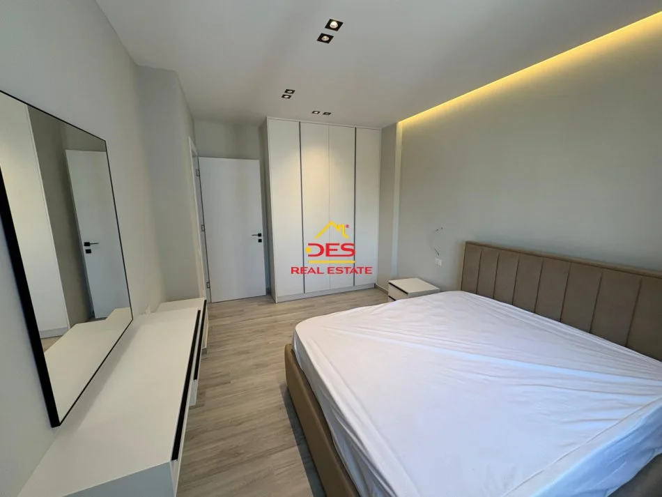 Vlore, jepet me qera apartament 1+1+Ballkon Kati 3, 70 m² 450 € (Rruga Gjergj Kastrioti)