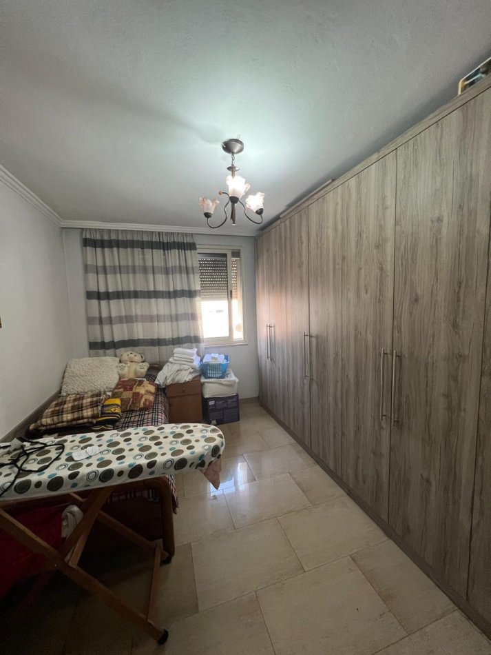 Tirane, jepet me qera apartament 3+1 Kati 4, 140 m² 900 € (21 Dhjetori