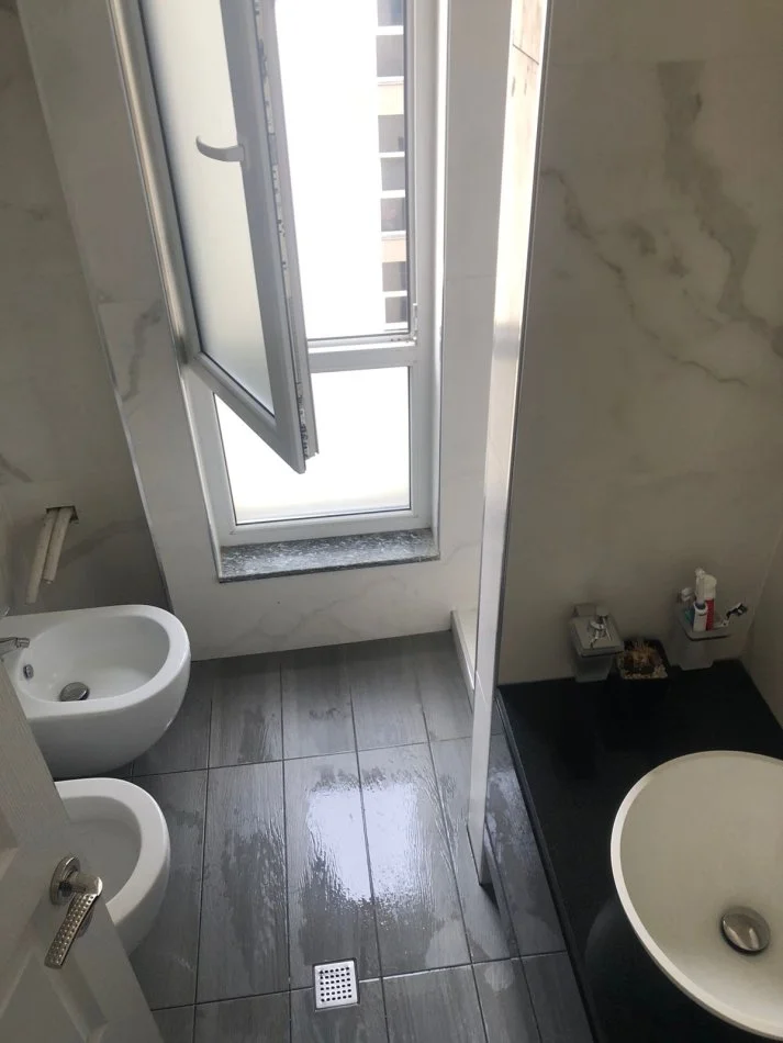 Tirane, jepet me qera apartament 1+1 Kati 3, 60 m² 500 € (Ish Fusha Aviacionit)