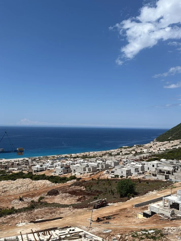 Dhermi - Palase, shitet apartament , 