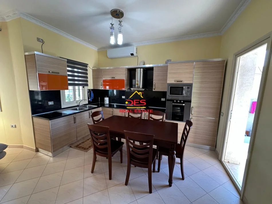 Vlore, jepet me qera shtepi 1+1+Ballkon Kati 2, 70 m² 350 € (Rruga Dervish Hekali)