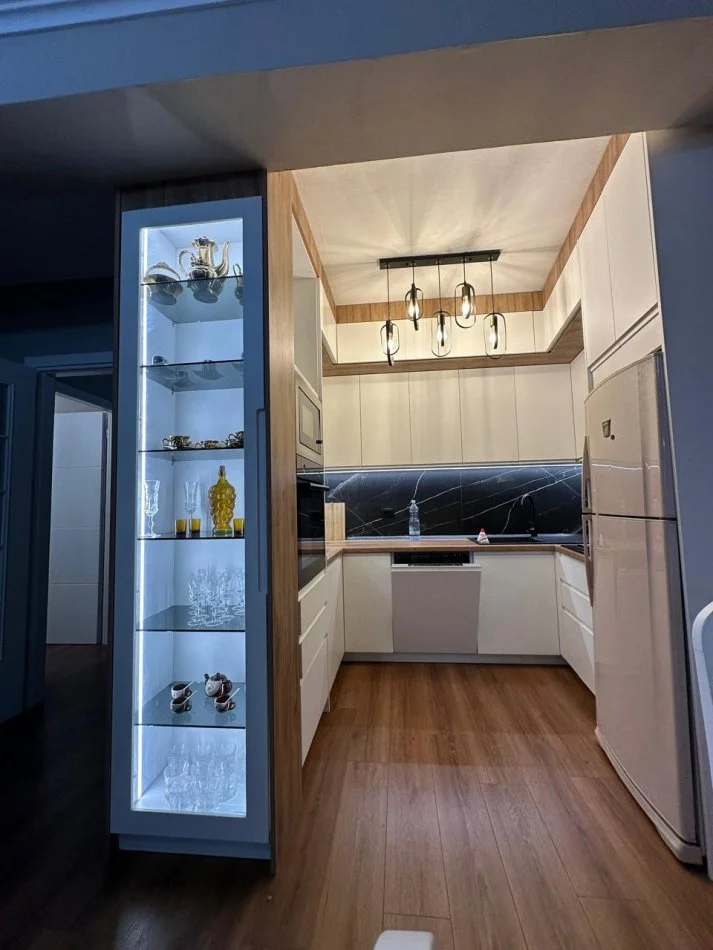 Tirane, jepet me qera apartament 2+1 Kati 3, 120 m² 750 € (RRUGA MINE PEZA)