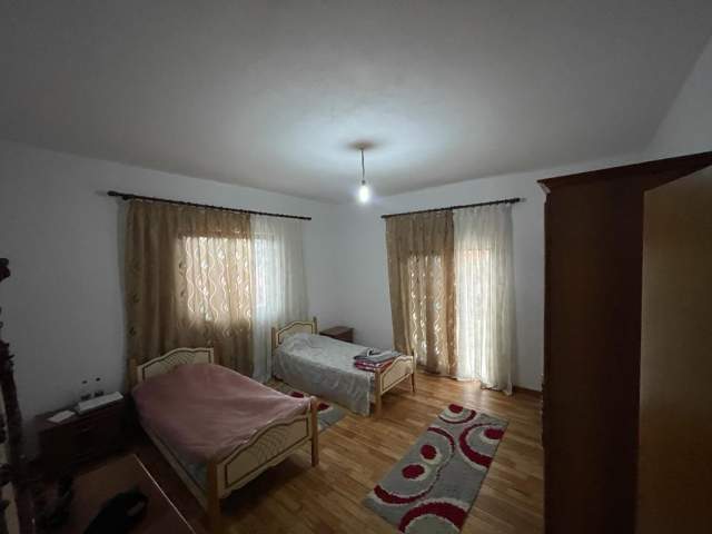 Tirane, jepet me qera Vile 2+1+A+BLK Kati 2, 120 m² 37.000 Leke (Mikel Maruli)