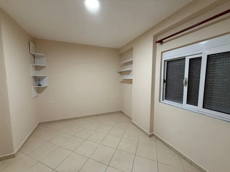 Shqiperi, jepet me qera 2+1+Ballkon , 90 m² 500 € 