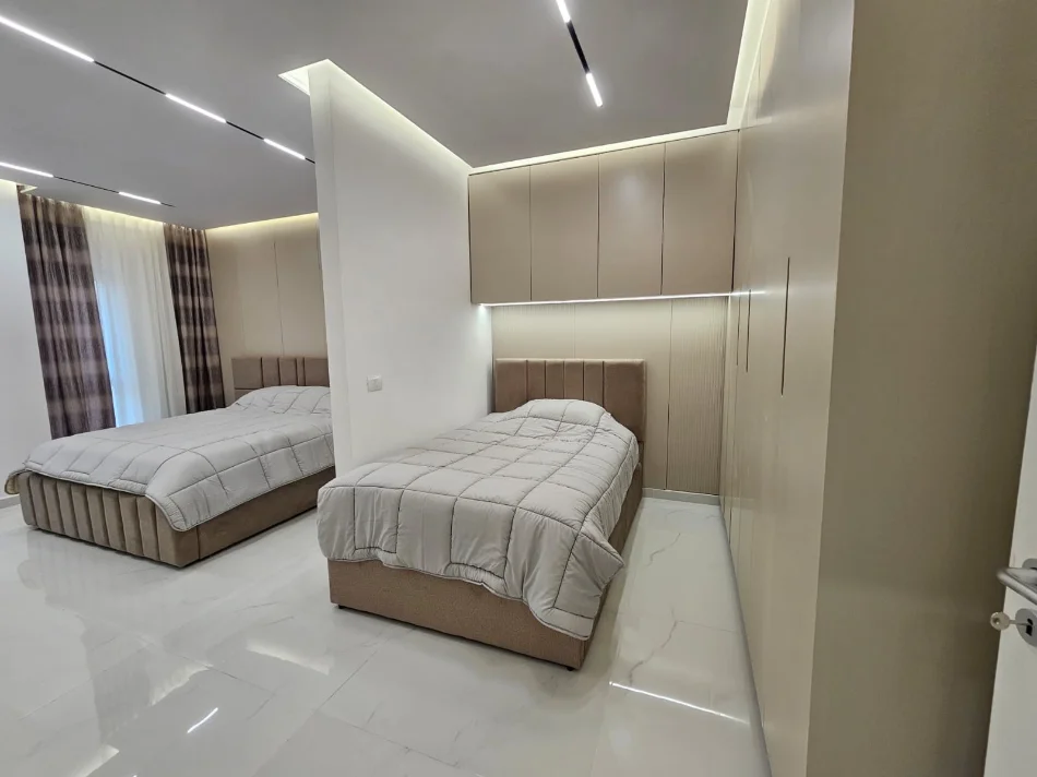 Tirane, jepet me qera apartament 2+1 Kati 6, 82 m² 900 € (Zogu I Zi)