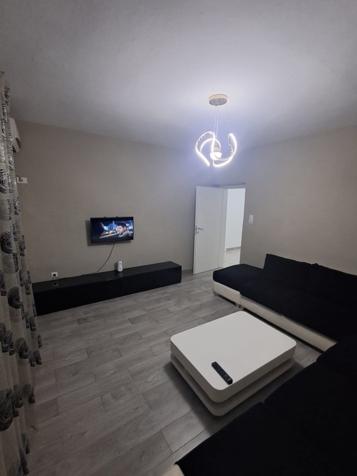 Tirane, jepet me qera apartament 2+1+Aneks+Ballkon Kati 4, 72 m² 600 € (Ali Demi)