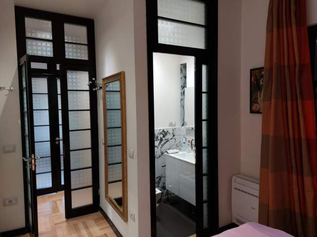 Tirane, jepet me qera apartament 2+1 Kati 1, 100 m² 800 Euro (KODRA DJELLIT)