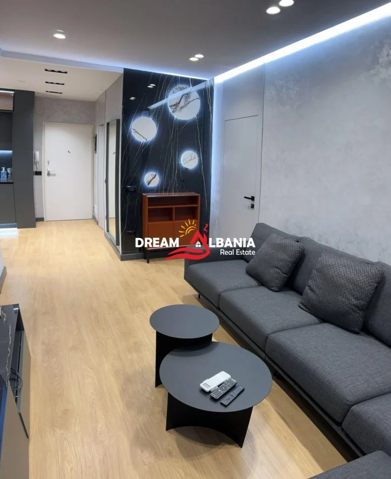 Tirane, jepet me qera apartament 2+1 Kati 6, 95 m² 1.650 € (Qender)