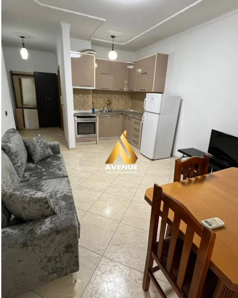 Tirane, jepet me qera apartament 1+1+Ballkon Kati 3, 73 m² 470 € (Rruga Dritan Hoxha)
