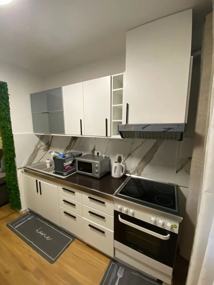 Tirane, jepet me qera apartament 2+1 Kati 4, 80 m² 600 € (vasil shanto)