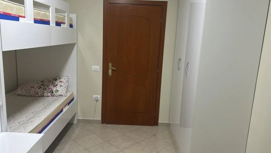 Tirane, jepet me qera apartament 2+1 Kati 5, 105 m² 550 € (Astir)
